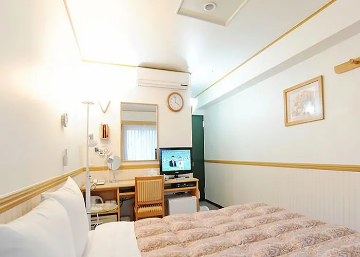 Hotel Toyoko Jungang Station 3*